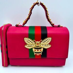 2-N-1 Plain Queen Bee Stripe Boxy Satchel